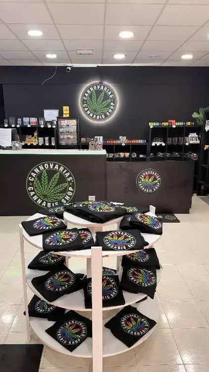 CANNABIS CANNOVARIAS SHOP pic2