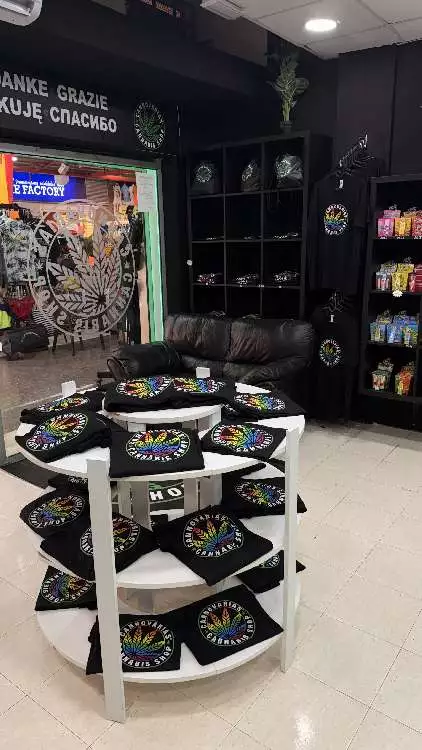 CANNABIS CANNOVARIAS SHOP pic5