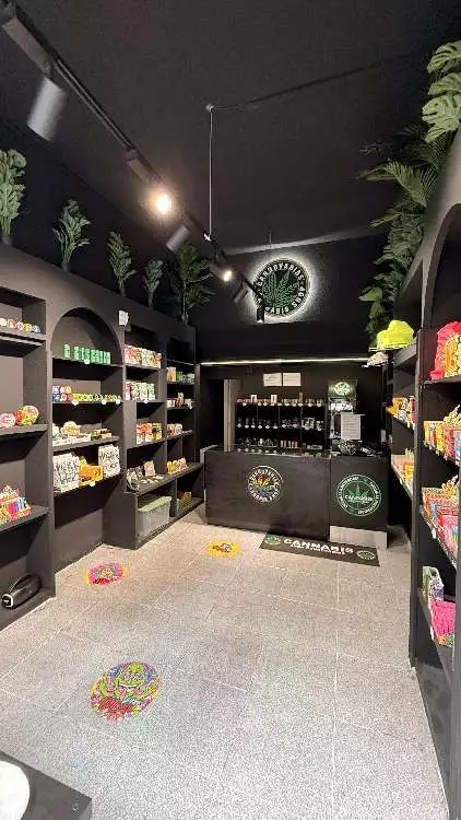 CANNABIS SHOP CANNOVARIAS pic1