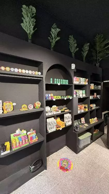 CANNABIS SHOP CANNOVARIAS pic4