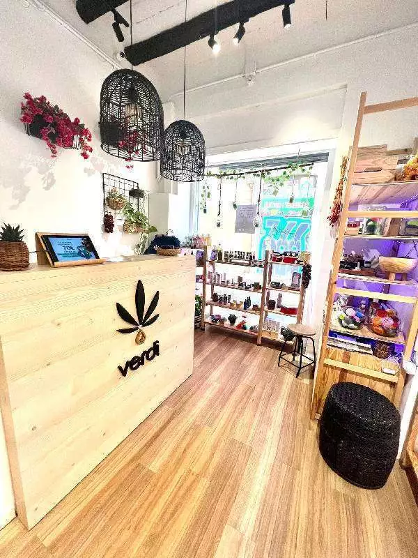 VERDI CBD STORE pic3