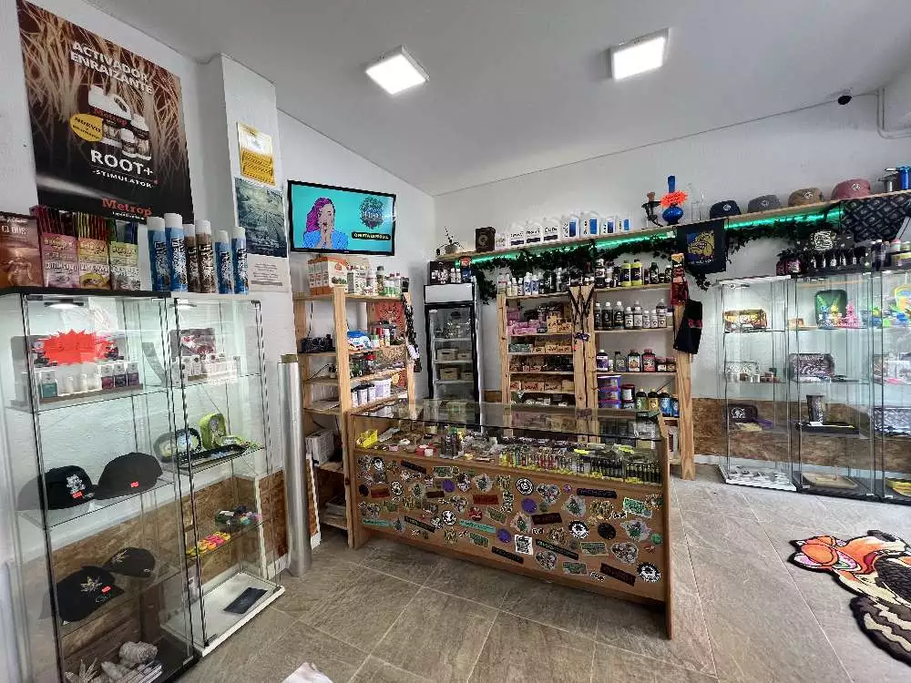 ECHANDO RACIES GROWSHOP pic3